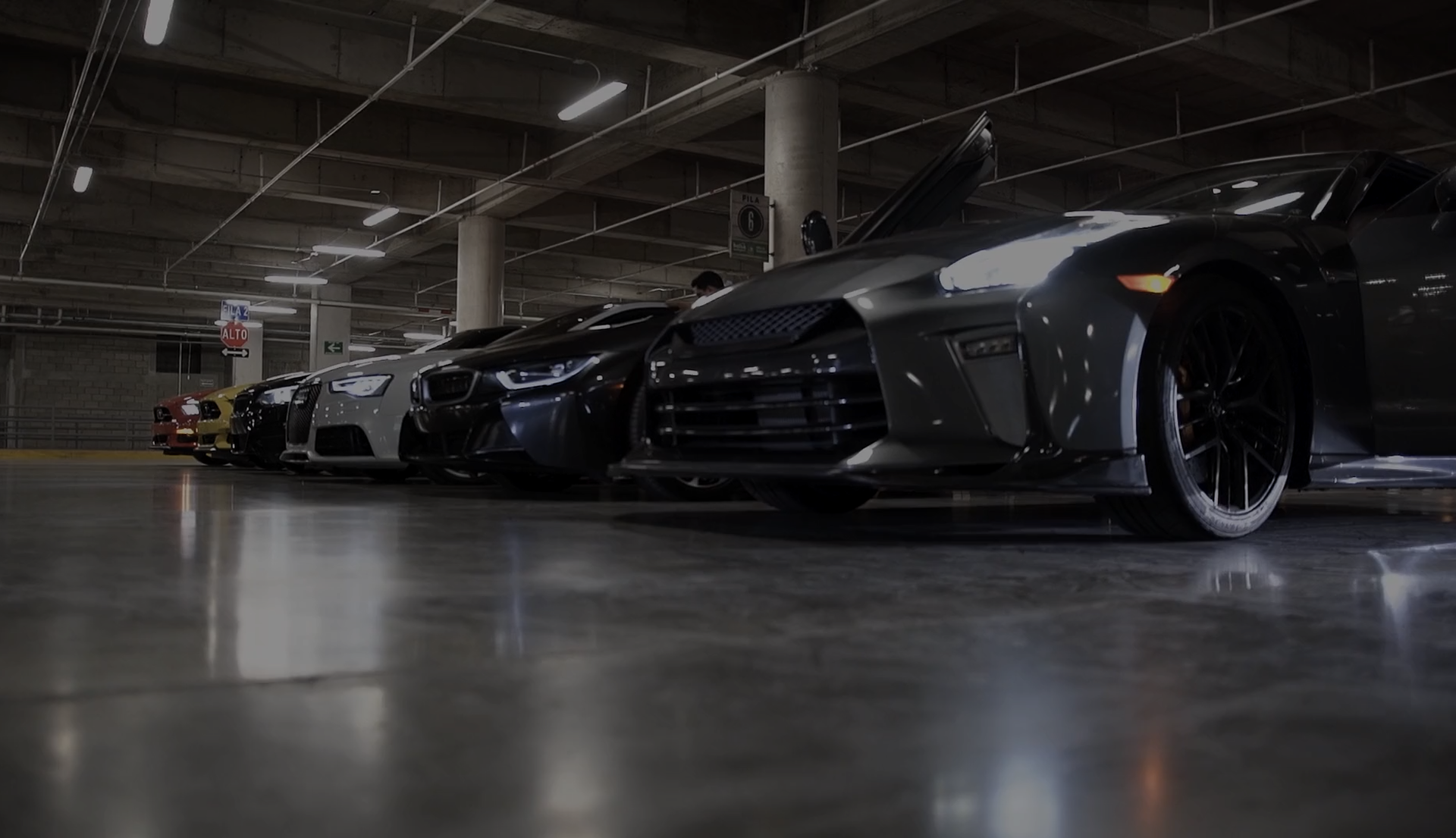 Bab Al Bustan Auto Workshop Background